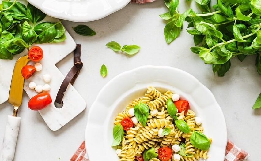 ricetta Fusilli con pesto di pistacchio e mozzarella