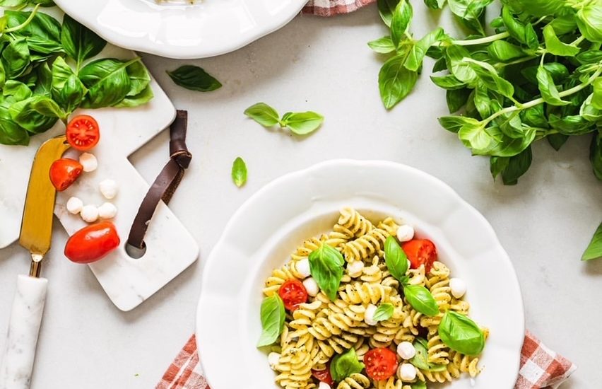 ricetta Fusilli con pesto di pistacchio e mozzarella